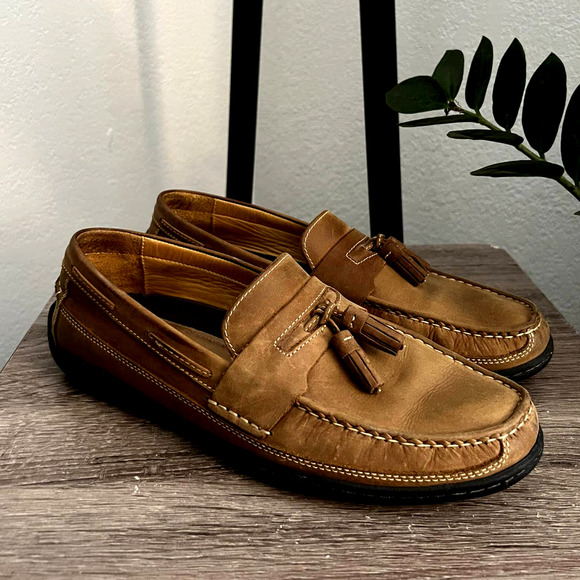 Johnston & Murphy Other - Mens JOHNSTON & MURPHY suede loafers. Size 11M